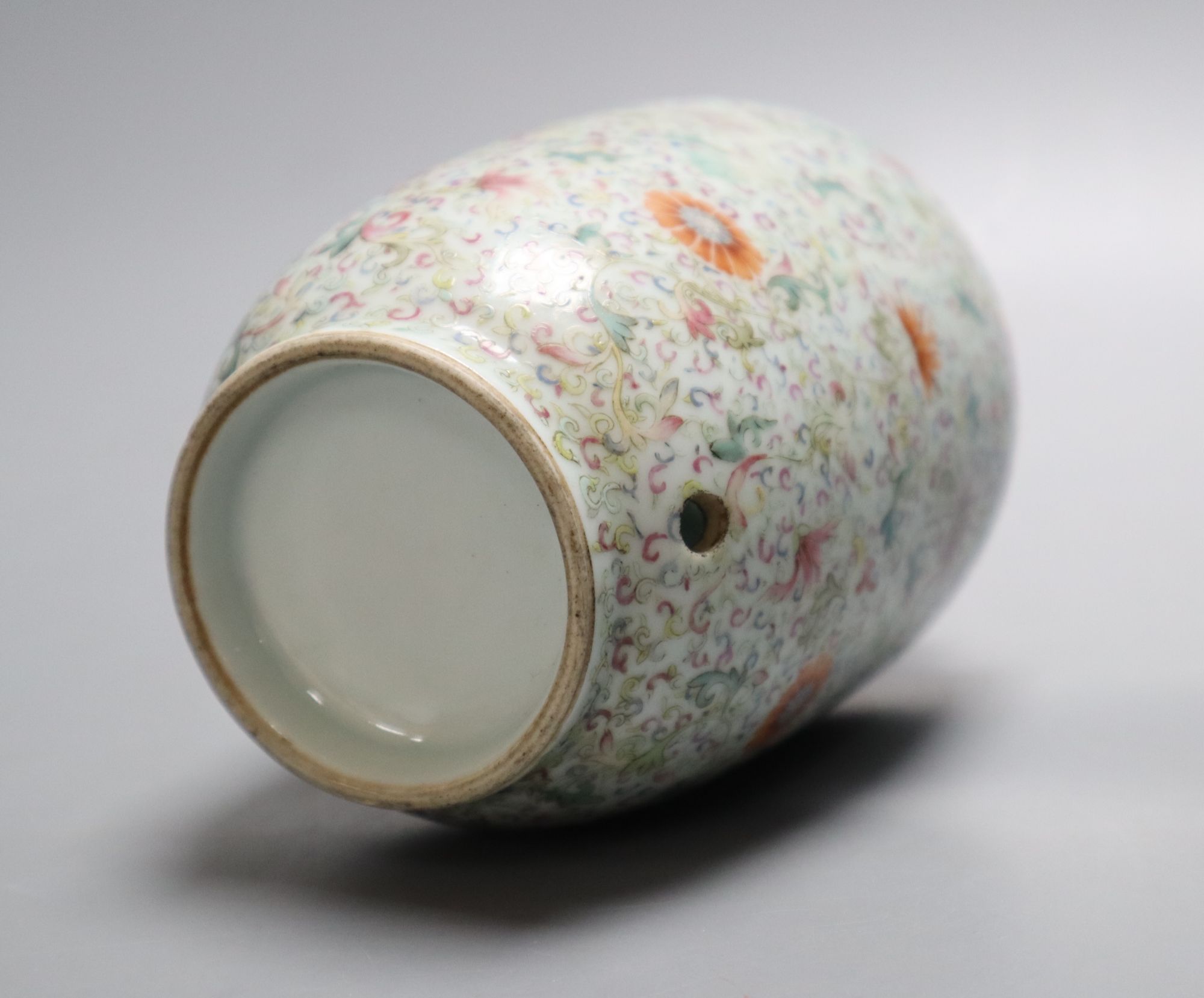 A small Chinese famille rose vase, Republic period, 15cm